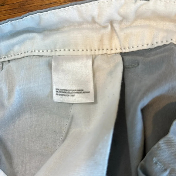 Old Navy grey chino shorts‎ - Picture 4 of 4
